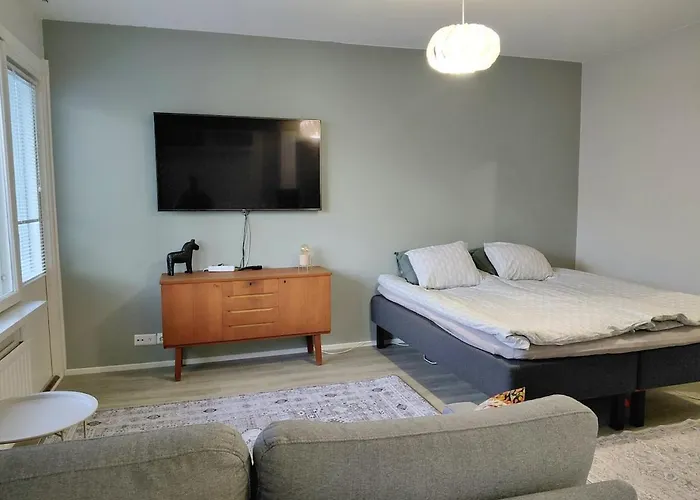 Cozy Near The Train Station Apartament